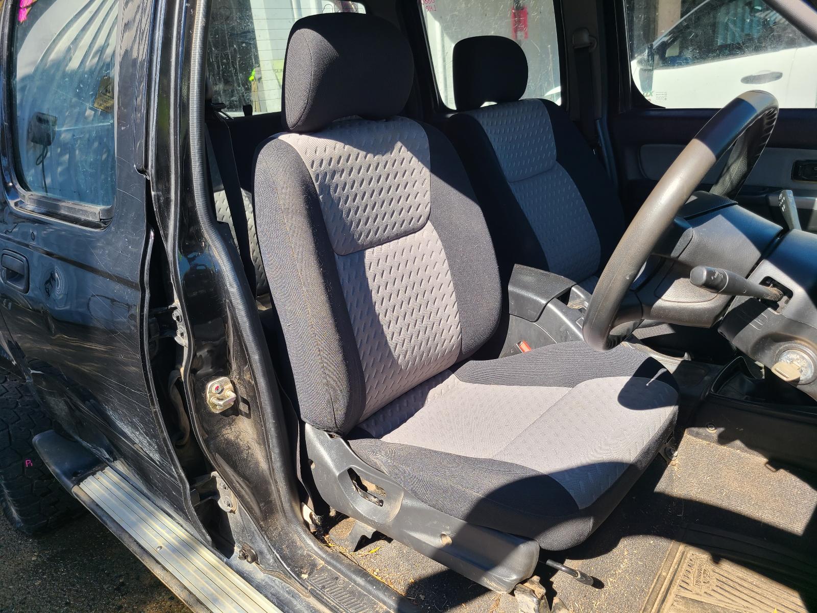 View Nissan Navara 2013 4 Door Utility
