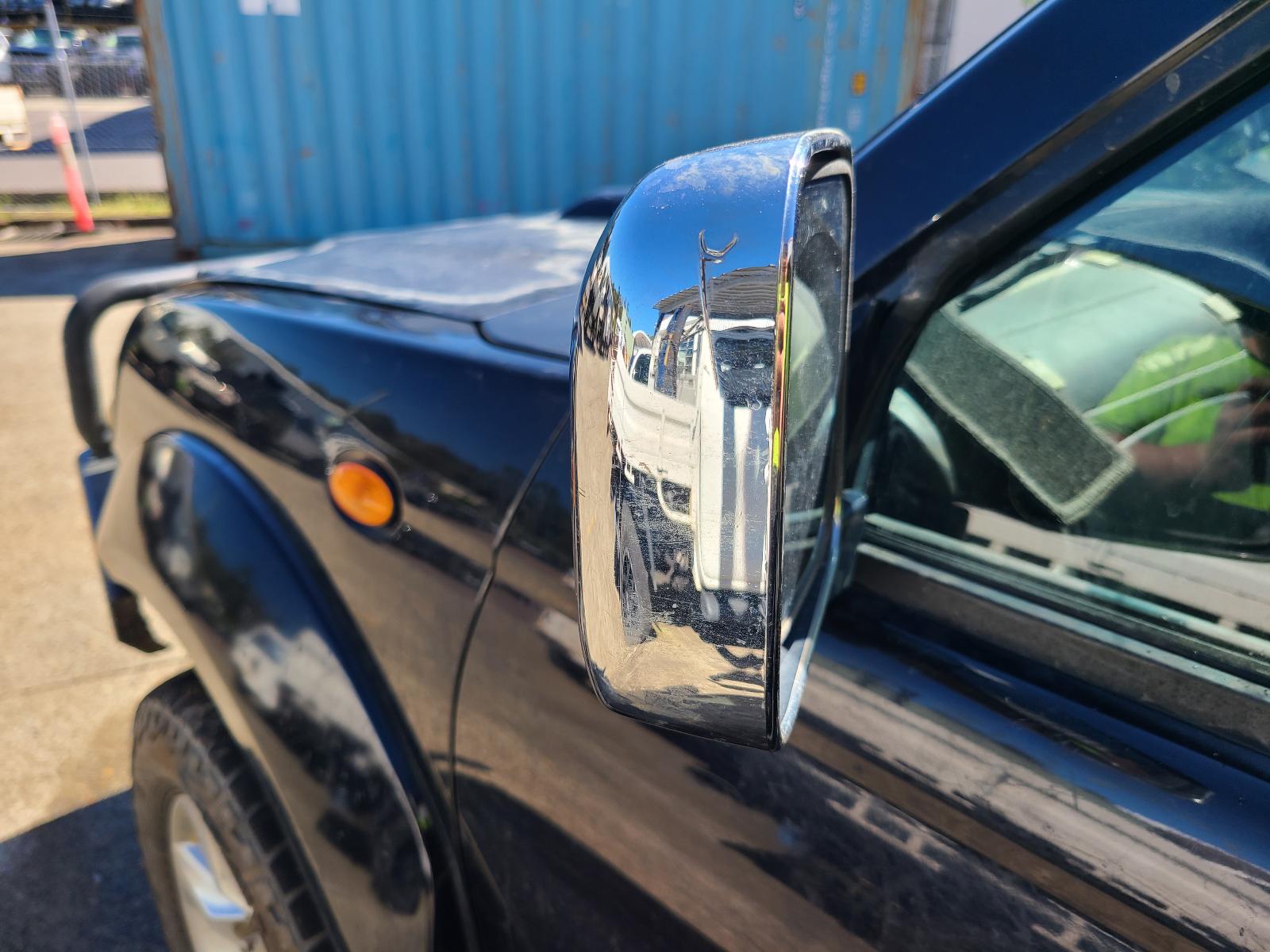 View Nissan Navara 2013 4 Door Utility