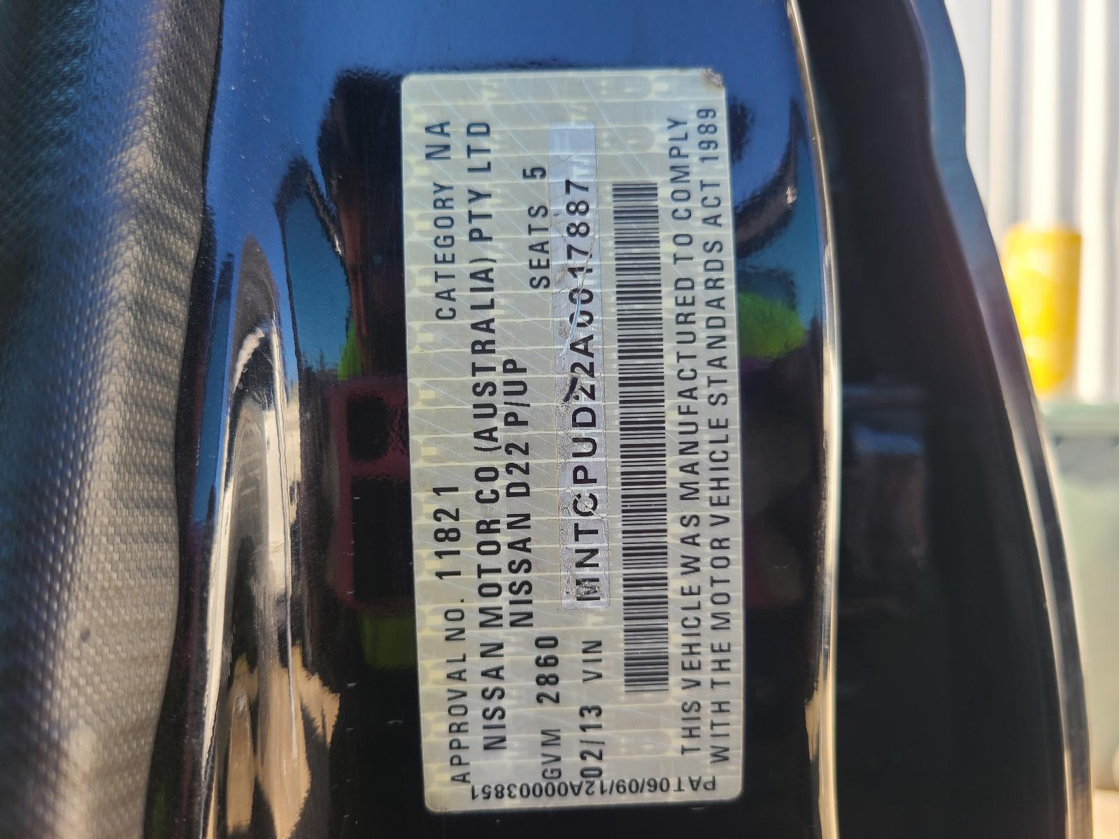 View Nissan Navara 2013 4 Door Utility