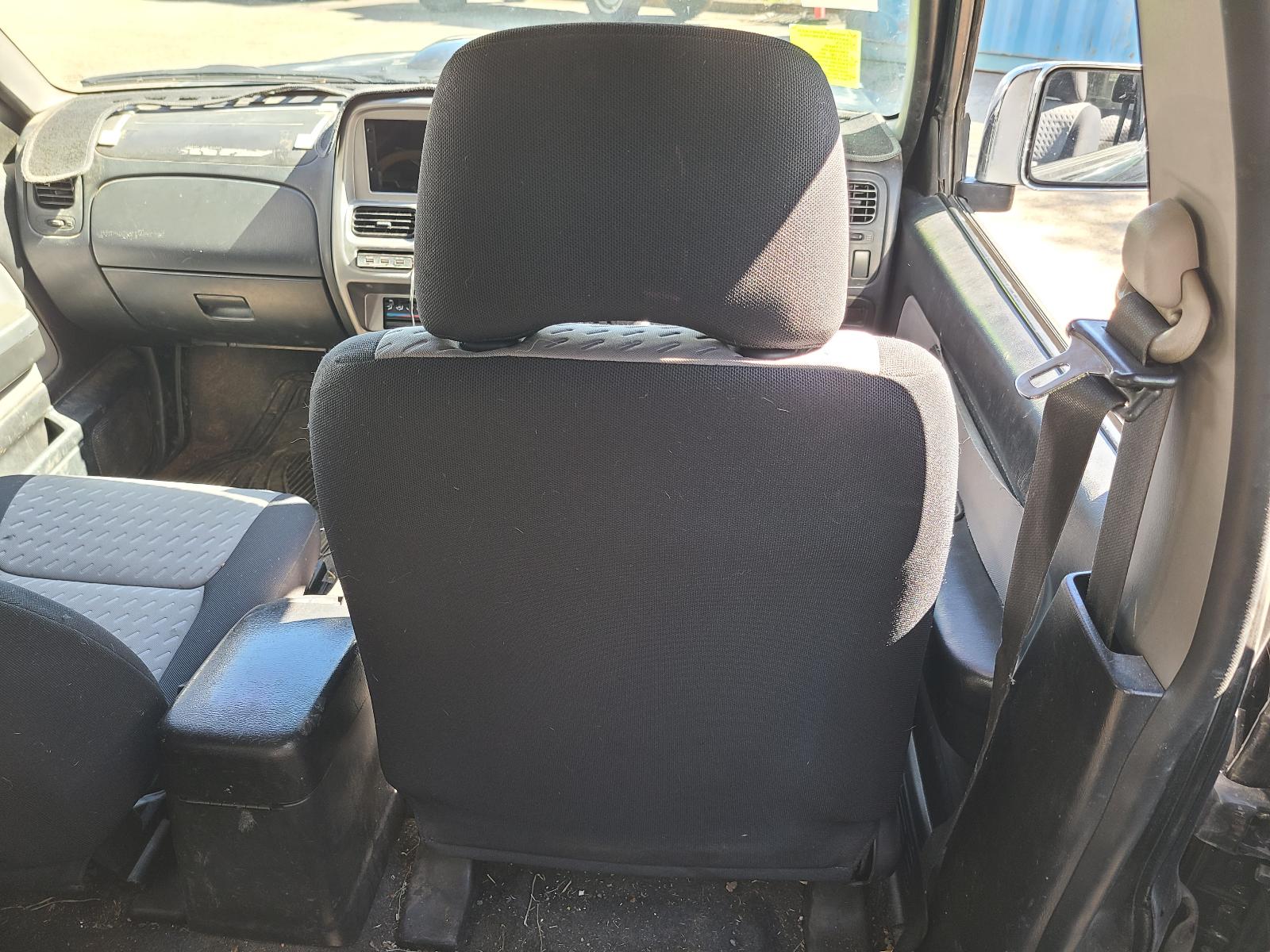 View Nissan Navara 2013 4 Door Utility