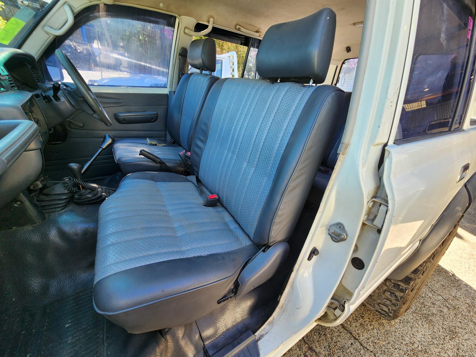 View Toyota Landcruiser 1995 4 Door Station Wagon