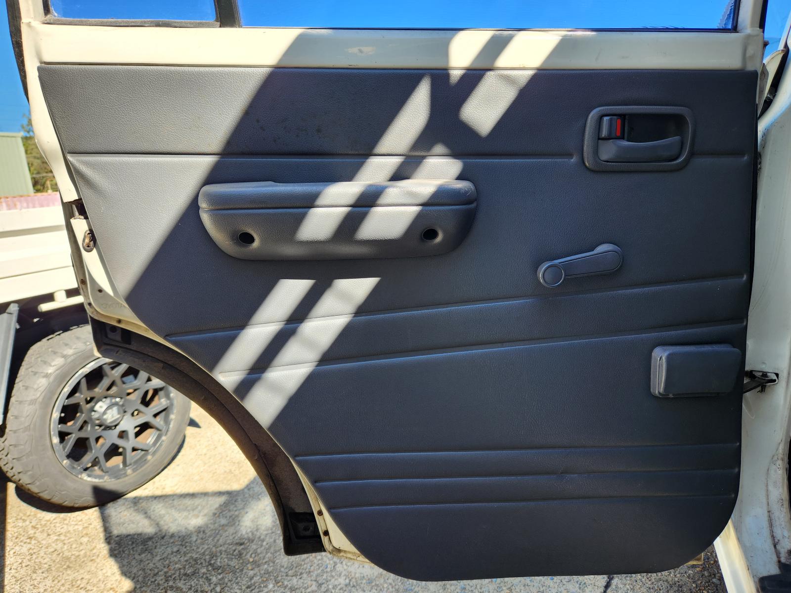 View Toyota Landcruiser 1995 4 Door Station Wagon