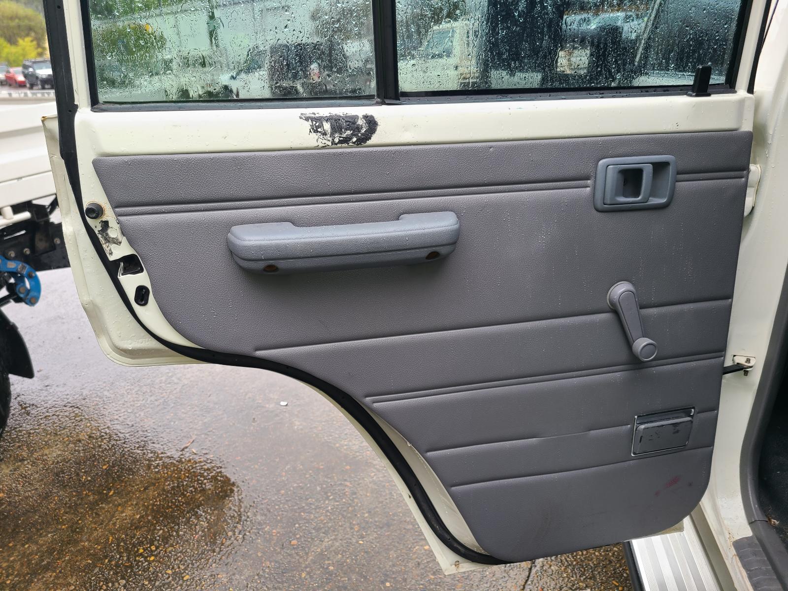 View Toyota Landcruiser 2014 4 Door Pickup