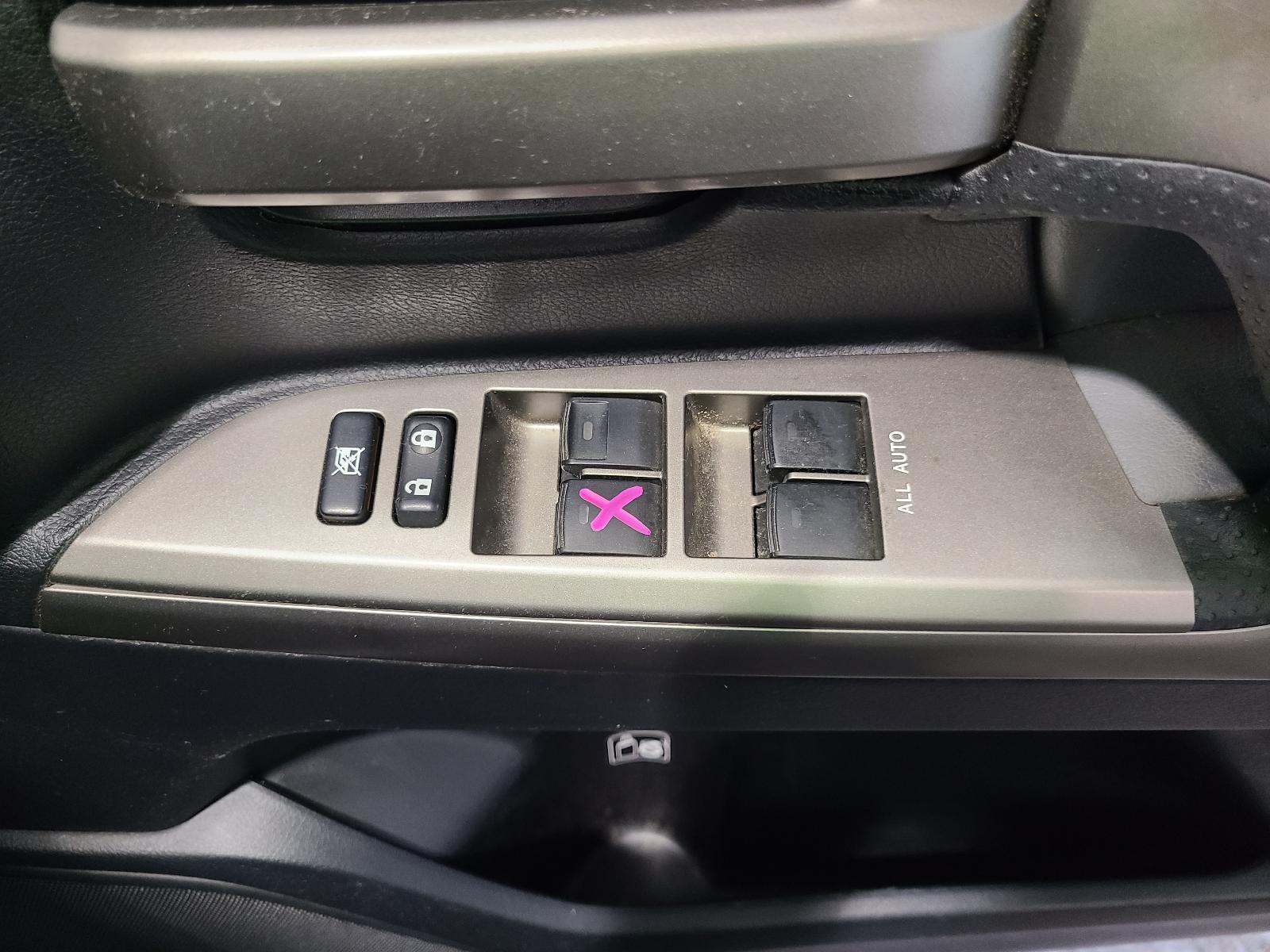 View Toyota Landcruiser 2011  