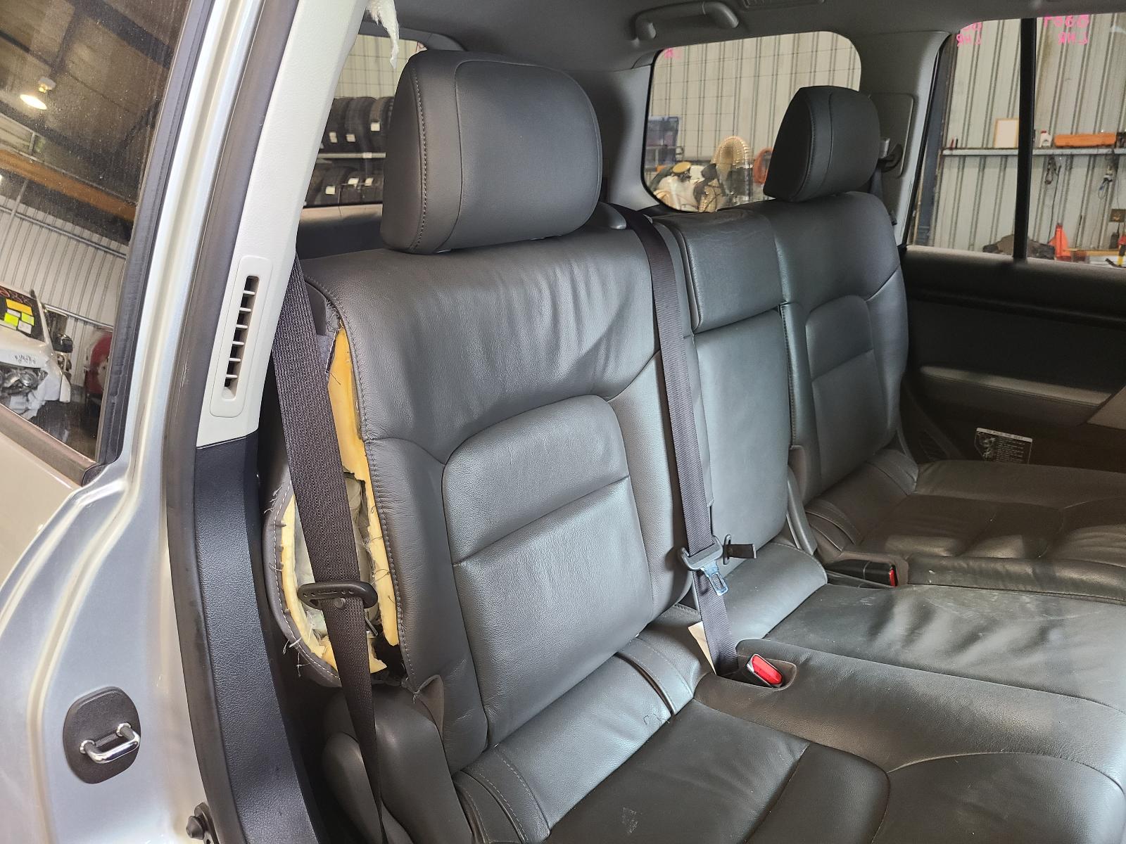 View Toyota Landcruiser 2011  