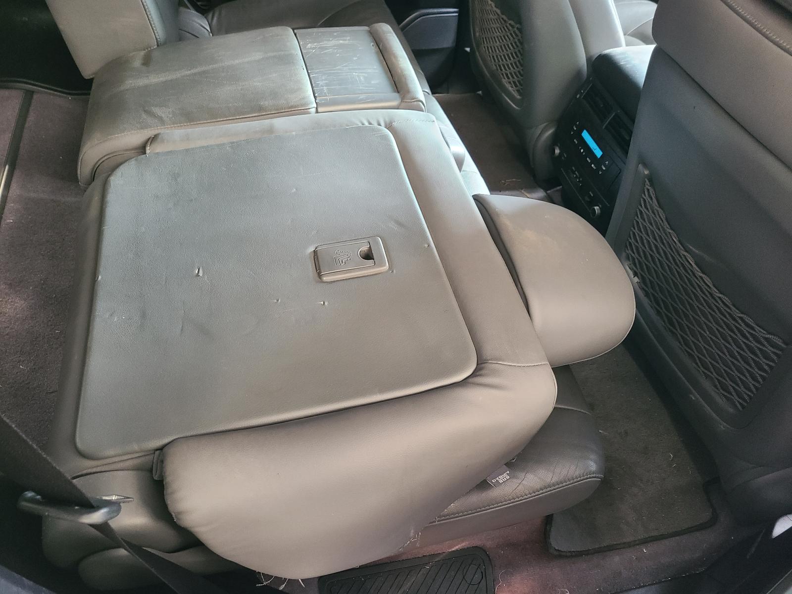 View Toyota Landcruiser 2011  