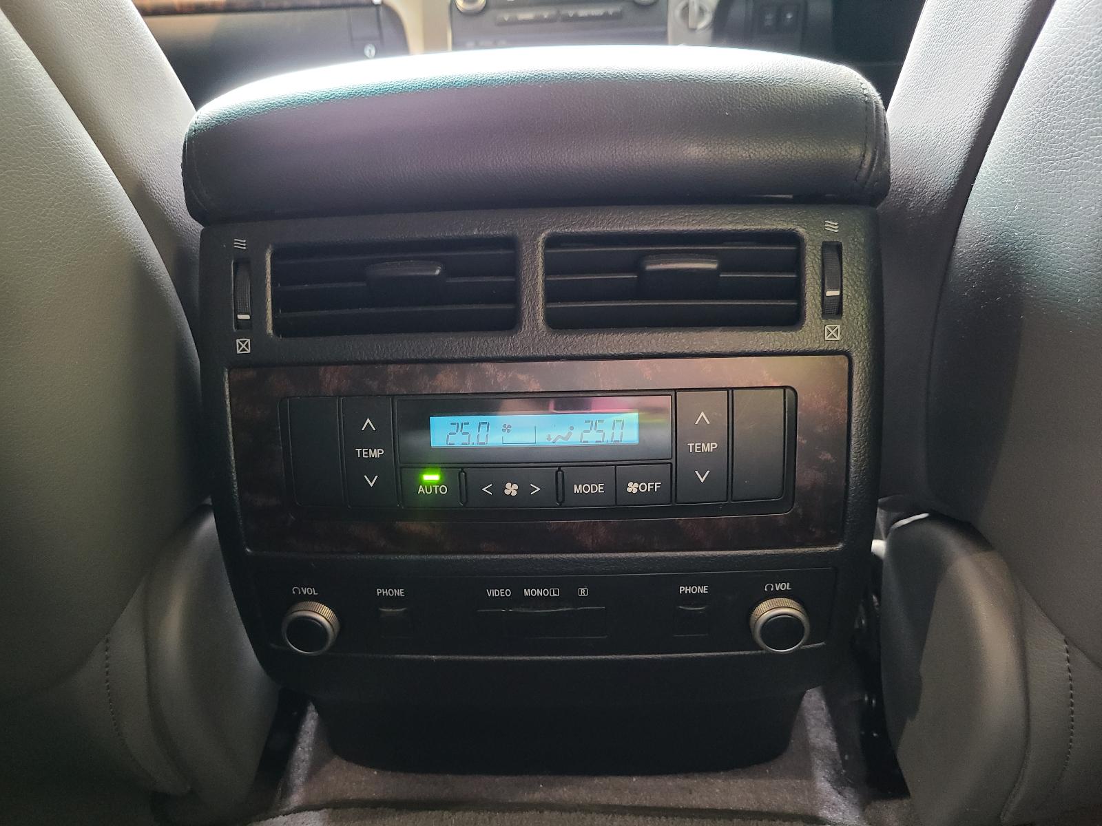 View Toyota Landcruiser 2011  
