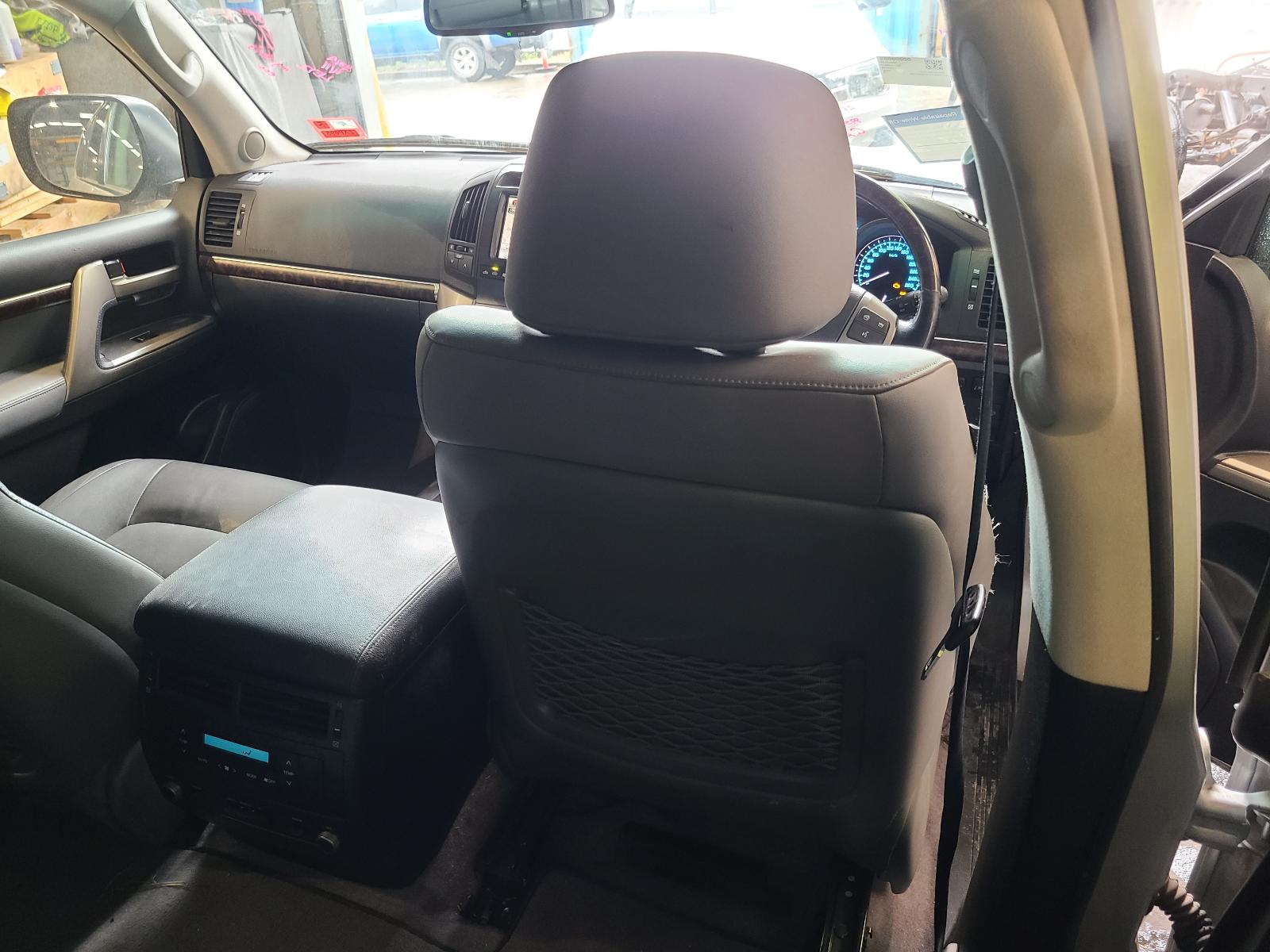 View Toyota Landcruiser 2011  
