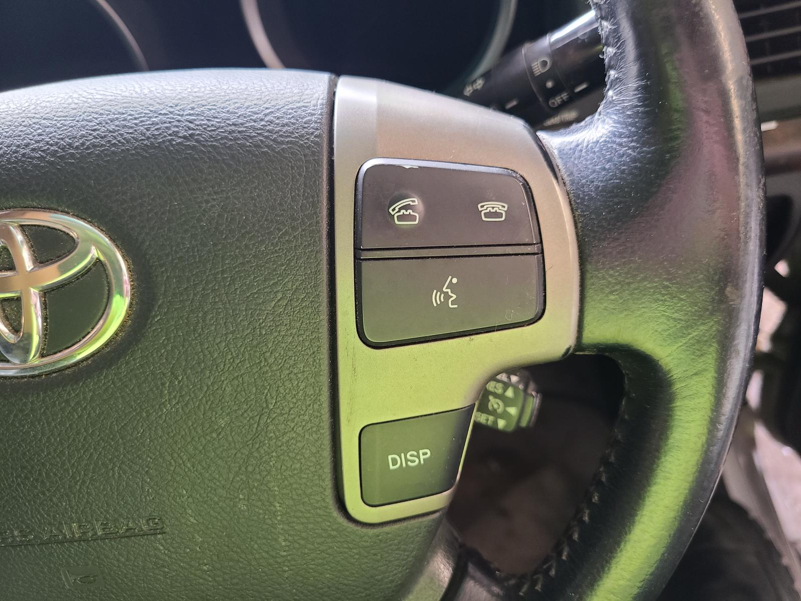 View Toyota Landcruiser 2011  