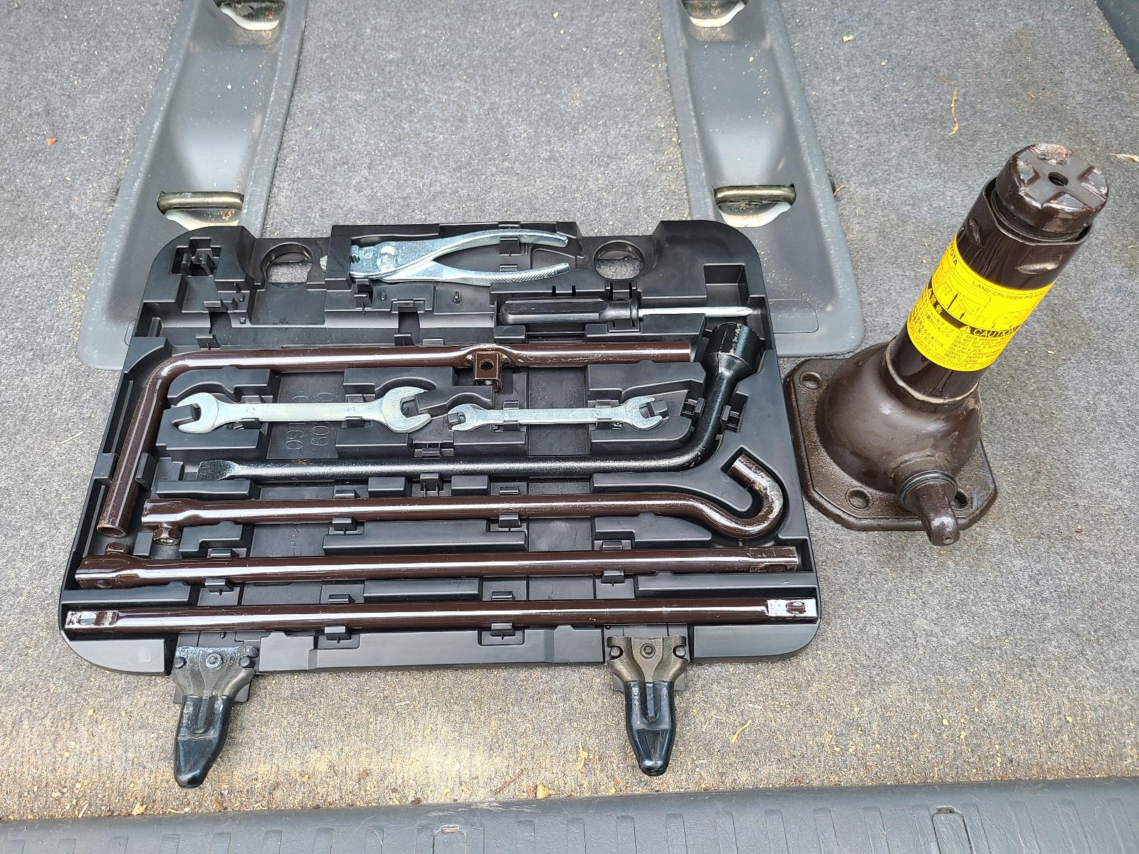 View Toyota Prado 2004 4 Door Station Wagon