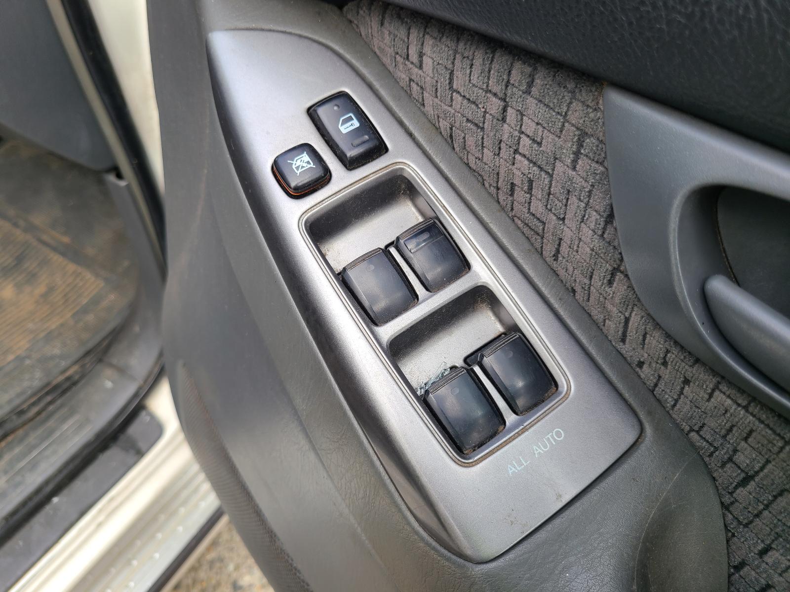 View Toyota Prado 2004 4 Door Station Wagon