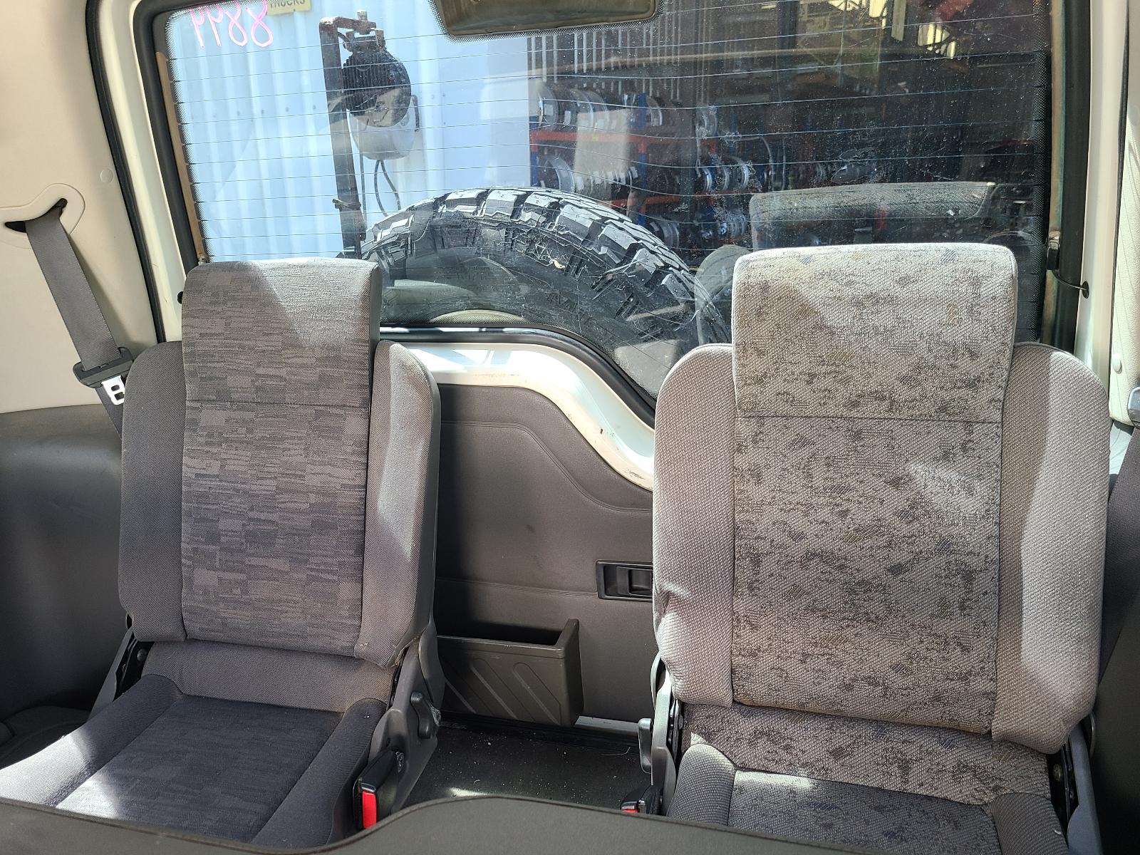 View Land Rover Discovery 2000 4 Door Station Wagon