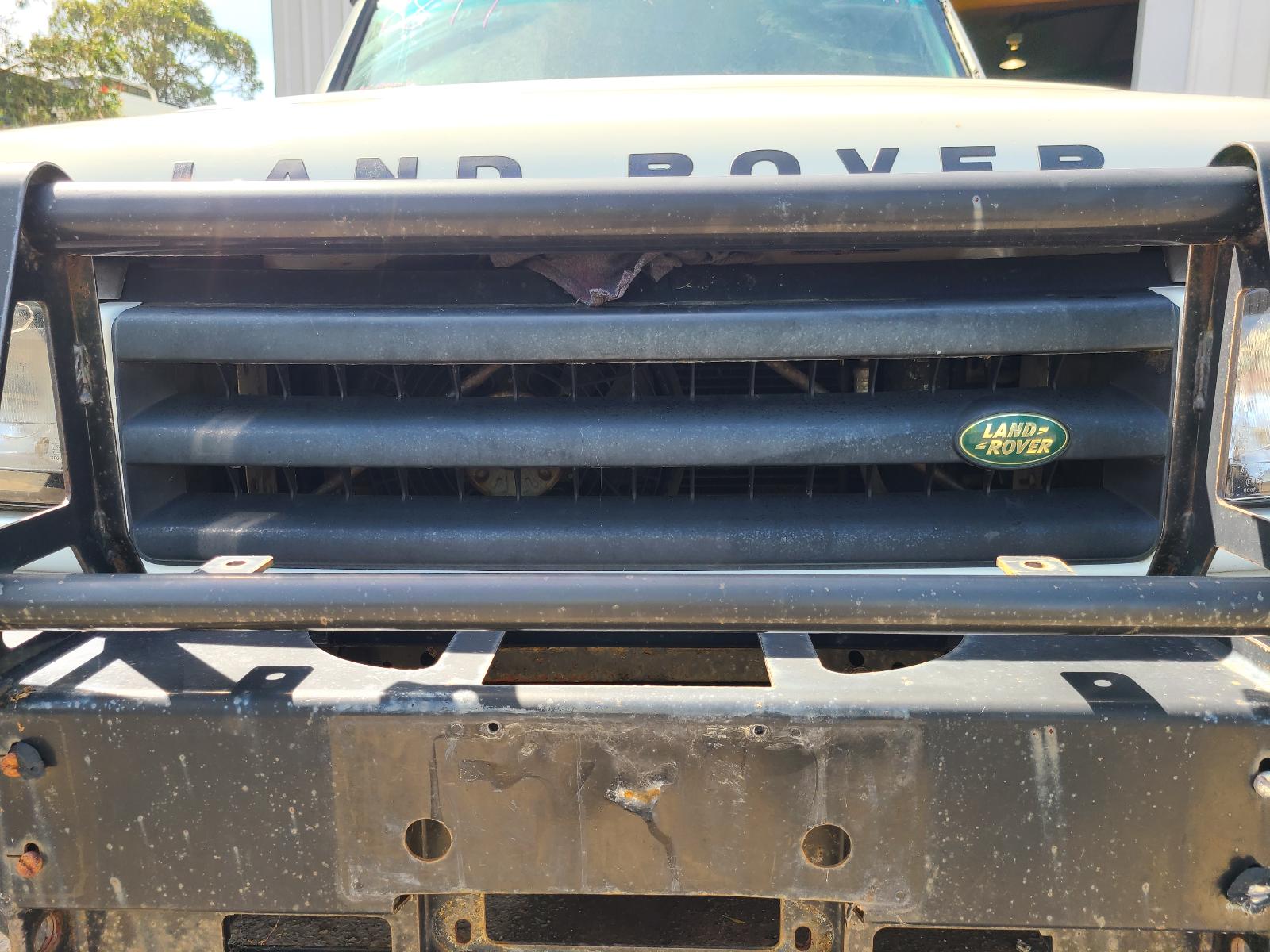 View Land Rover Discovery 2000 4 Door Station Wagon