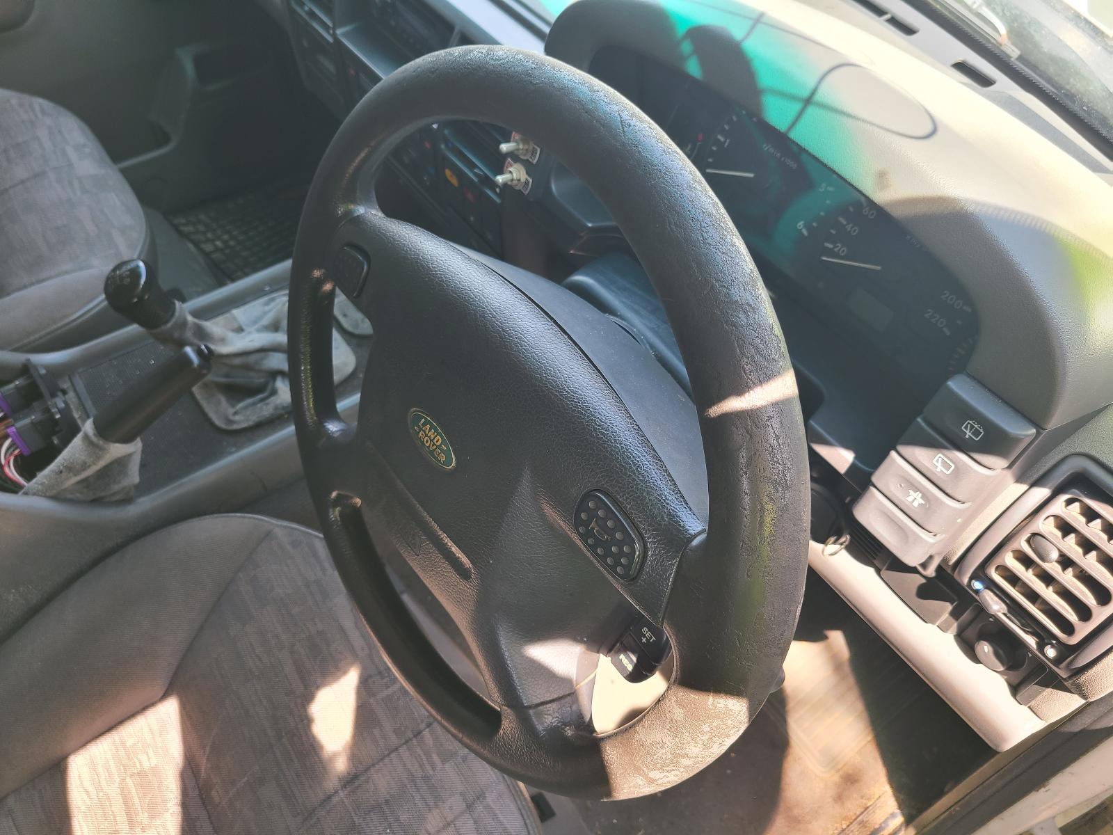 View Land Rover Discovery 2000 4 Door Station Wagon
