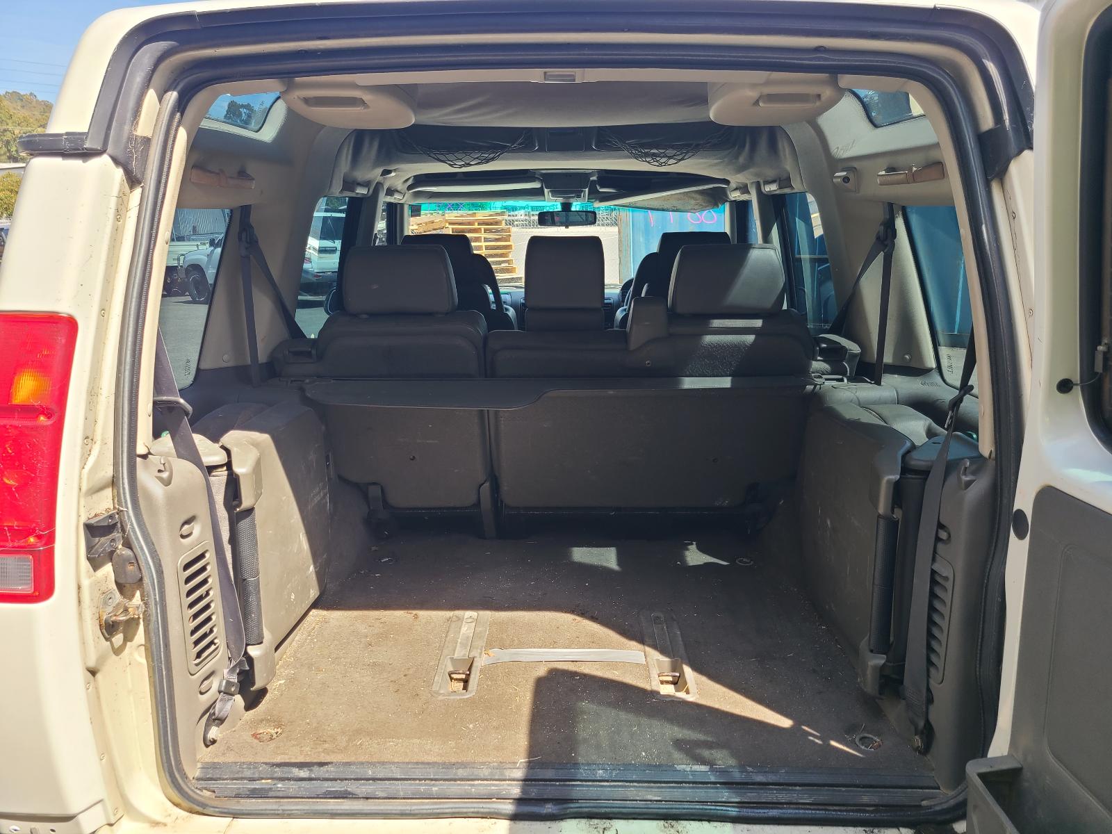 View Land Rover Discovery 2000 4 Door Station Wagon