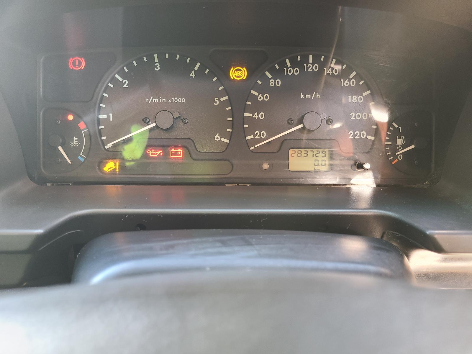View Land Rover Discovery 2000 4 Door Station Wagon