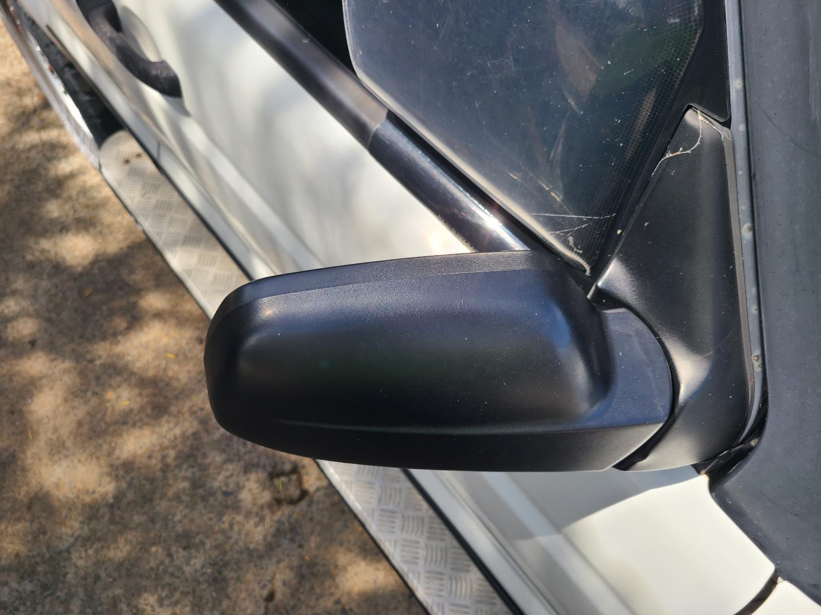 View Land Rover Discovery 2000 4 Door Station Wagon