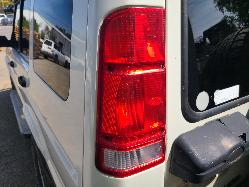 View Land Rover Discovery 2000 4 Door Station Wagon