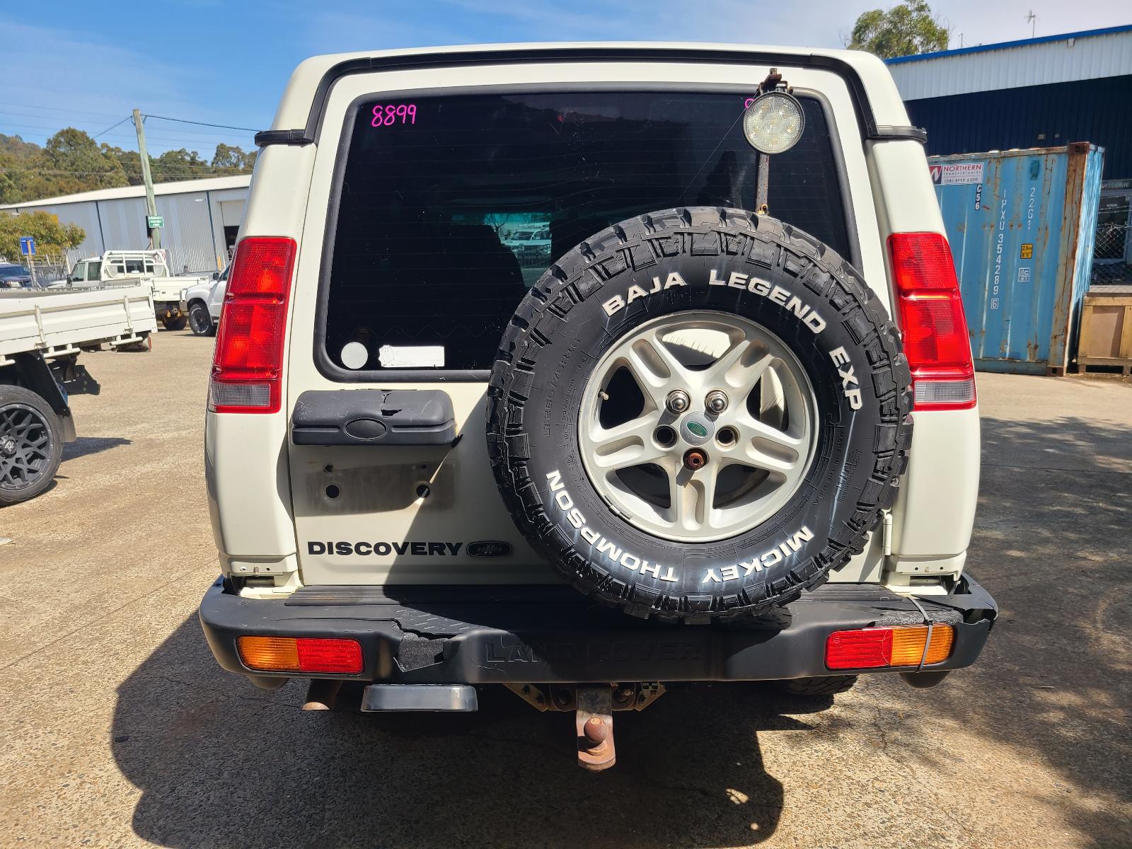 View Land Rover Discovery 2000 4 Door Station Wagon