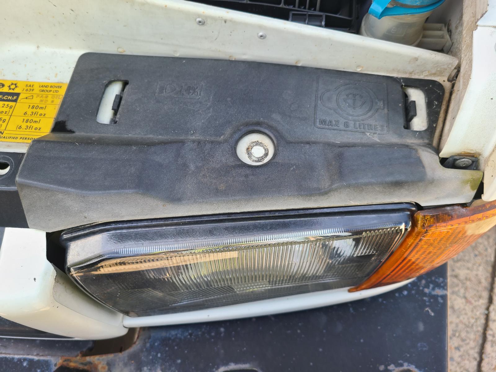 View Land Rover Discovery 2000 4 Door Station Wagon