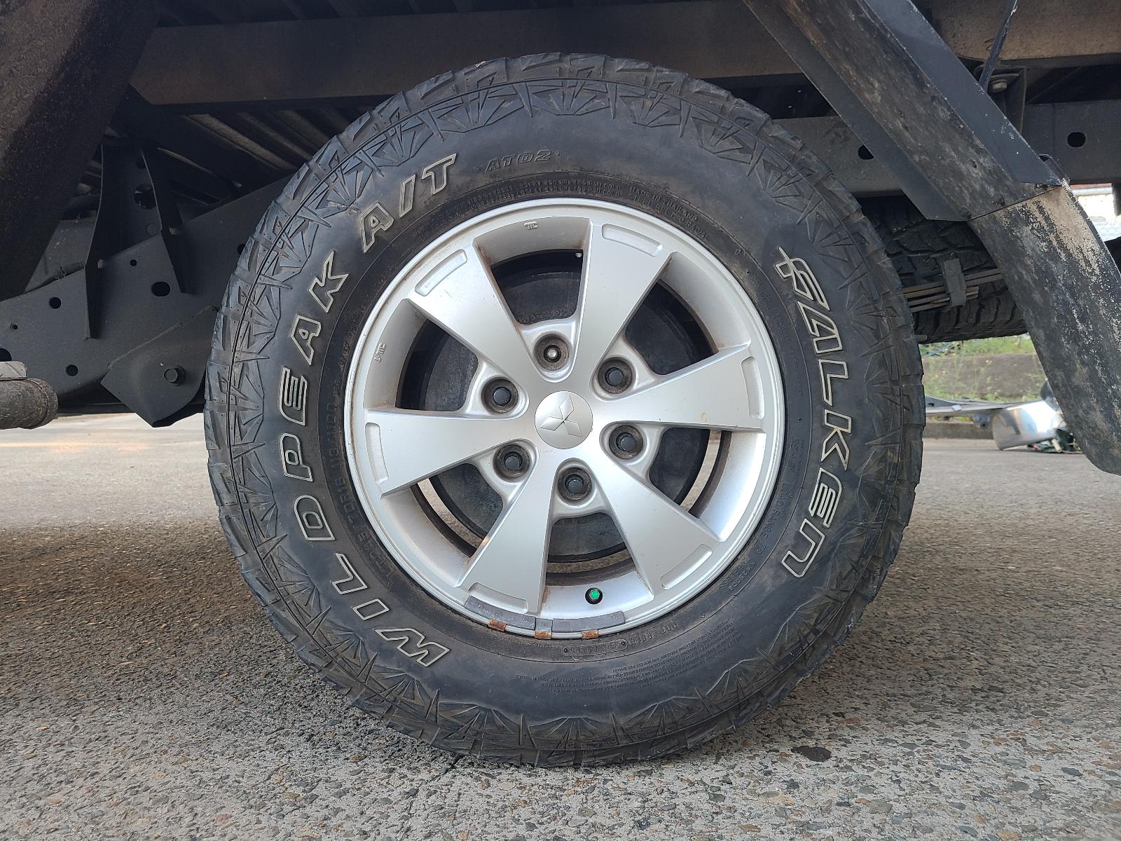 View Mitsubishi Triton 2012  