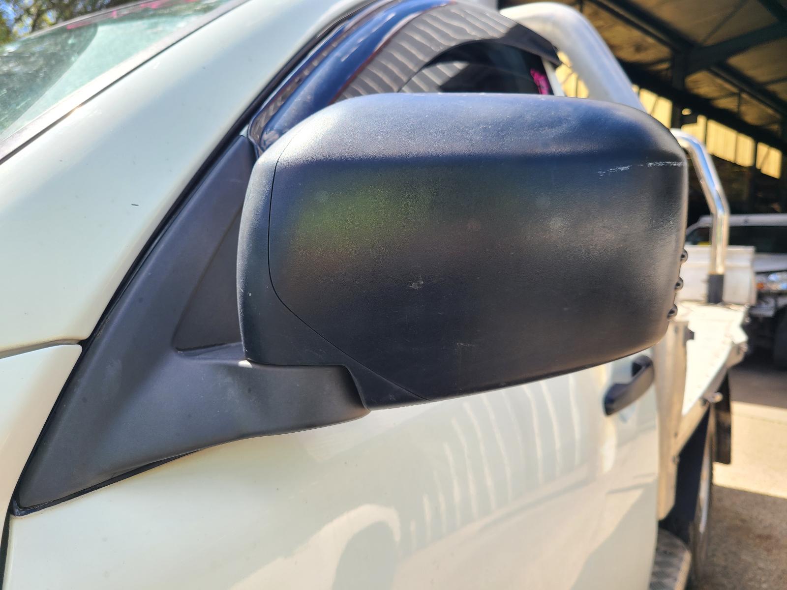 View Mitsubishi Triton 2012  