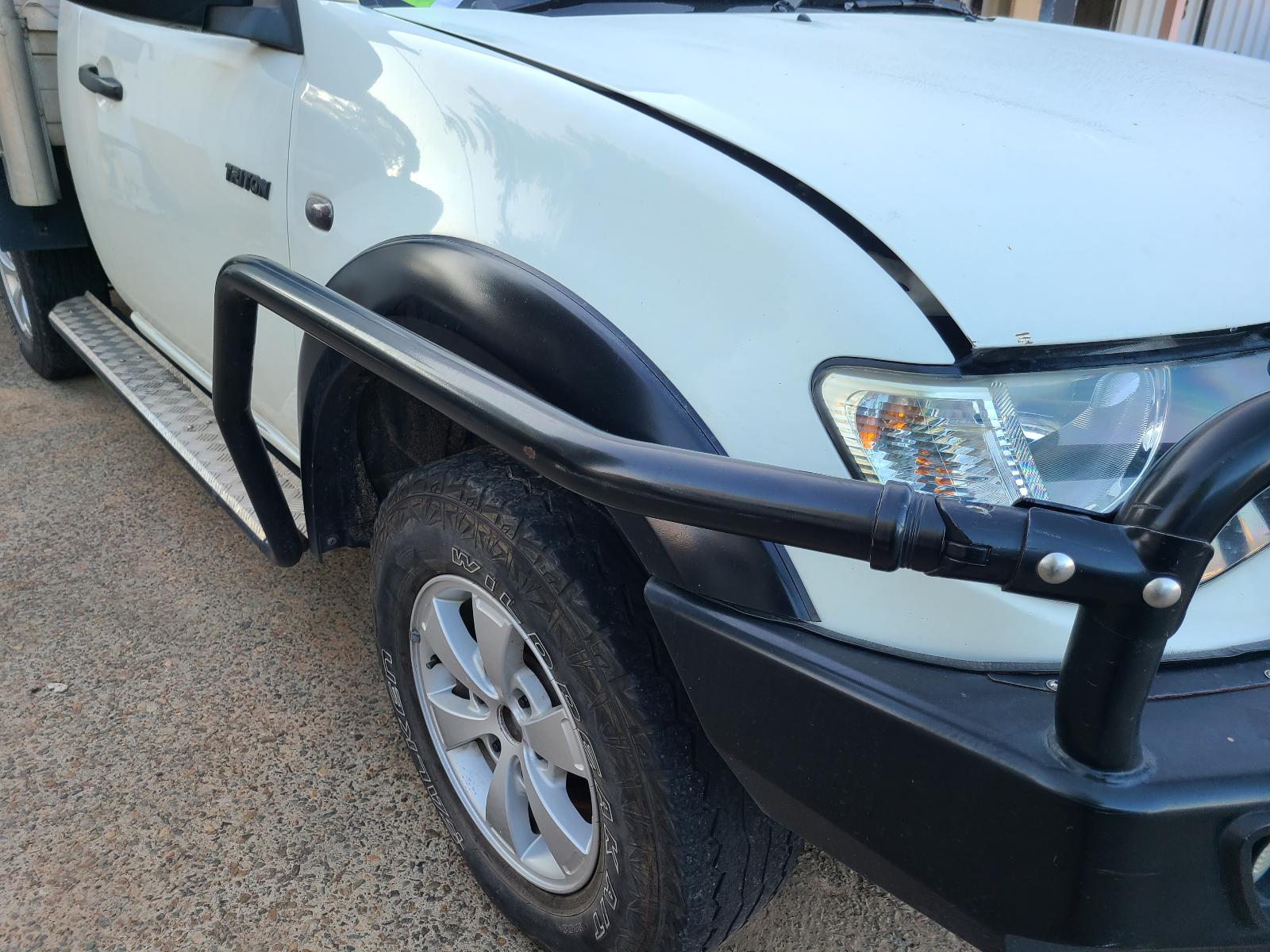 View Mitsubishi Triton 2012  