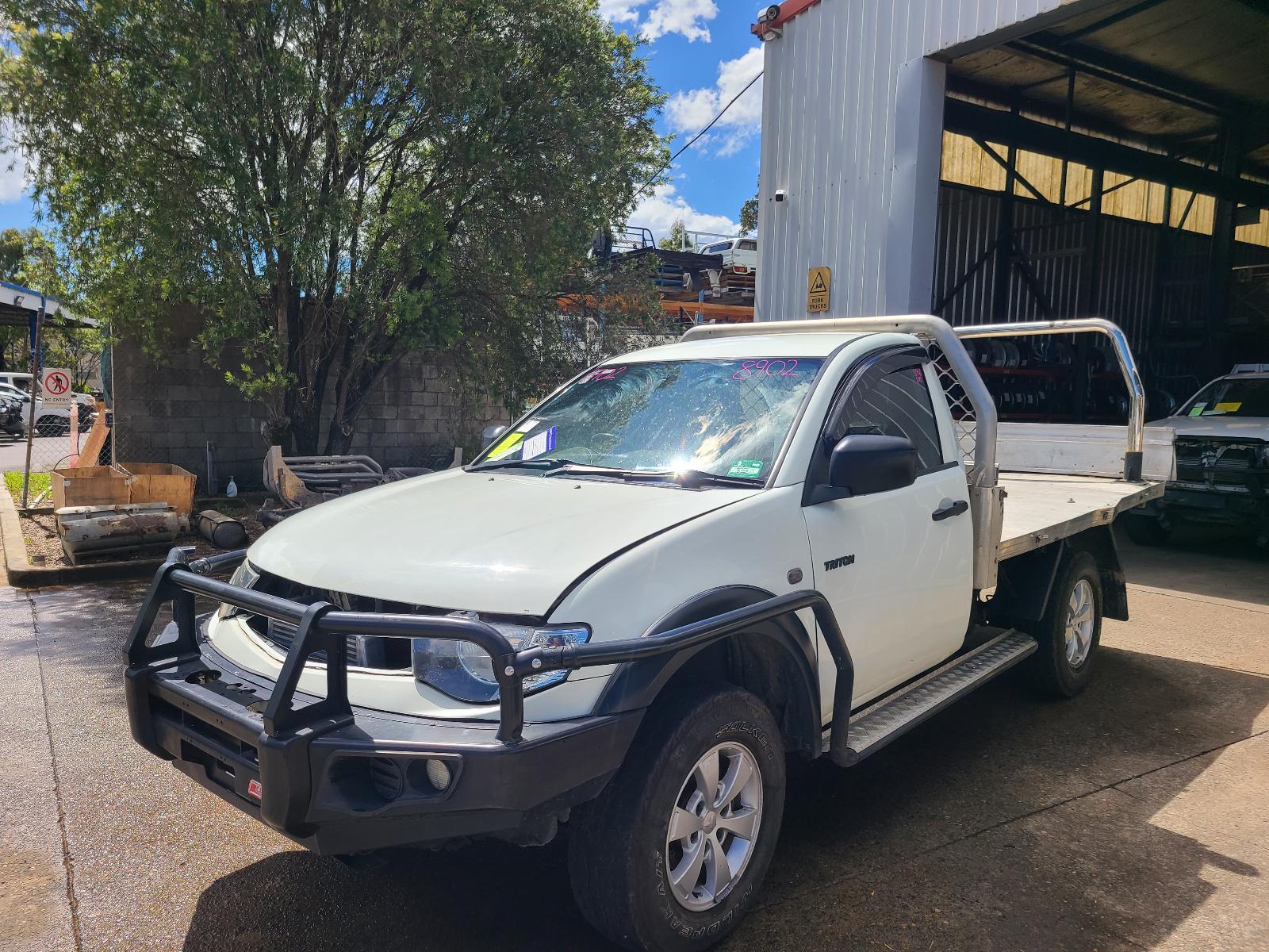 View Mitsubishi Triton 2012  
