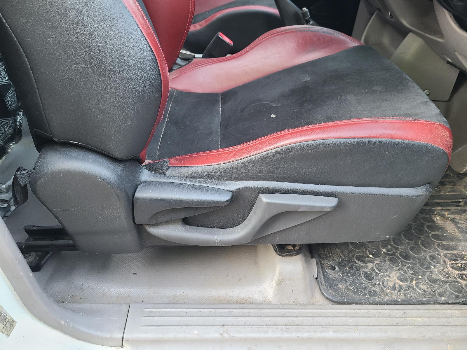 View Mitsubishi Triton 2012  