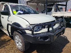 View Mitsubishi Triton 2012  