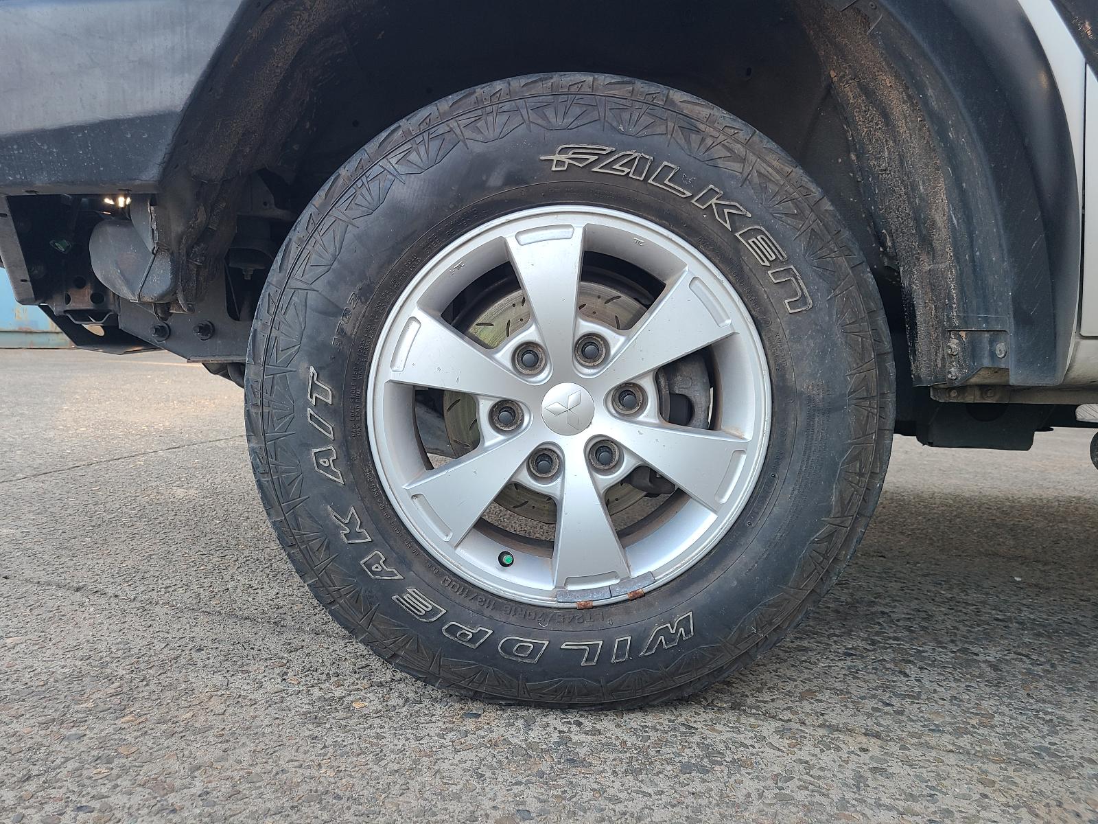 View Mitsubishi Triton 2012  
