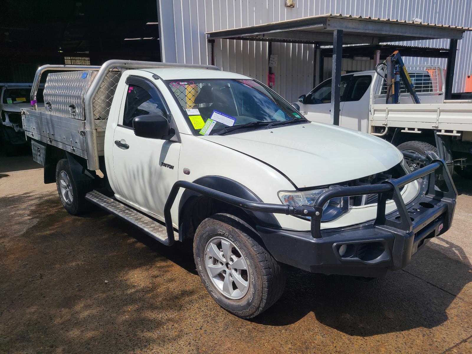 View Mitsubishi Triton 2012  