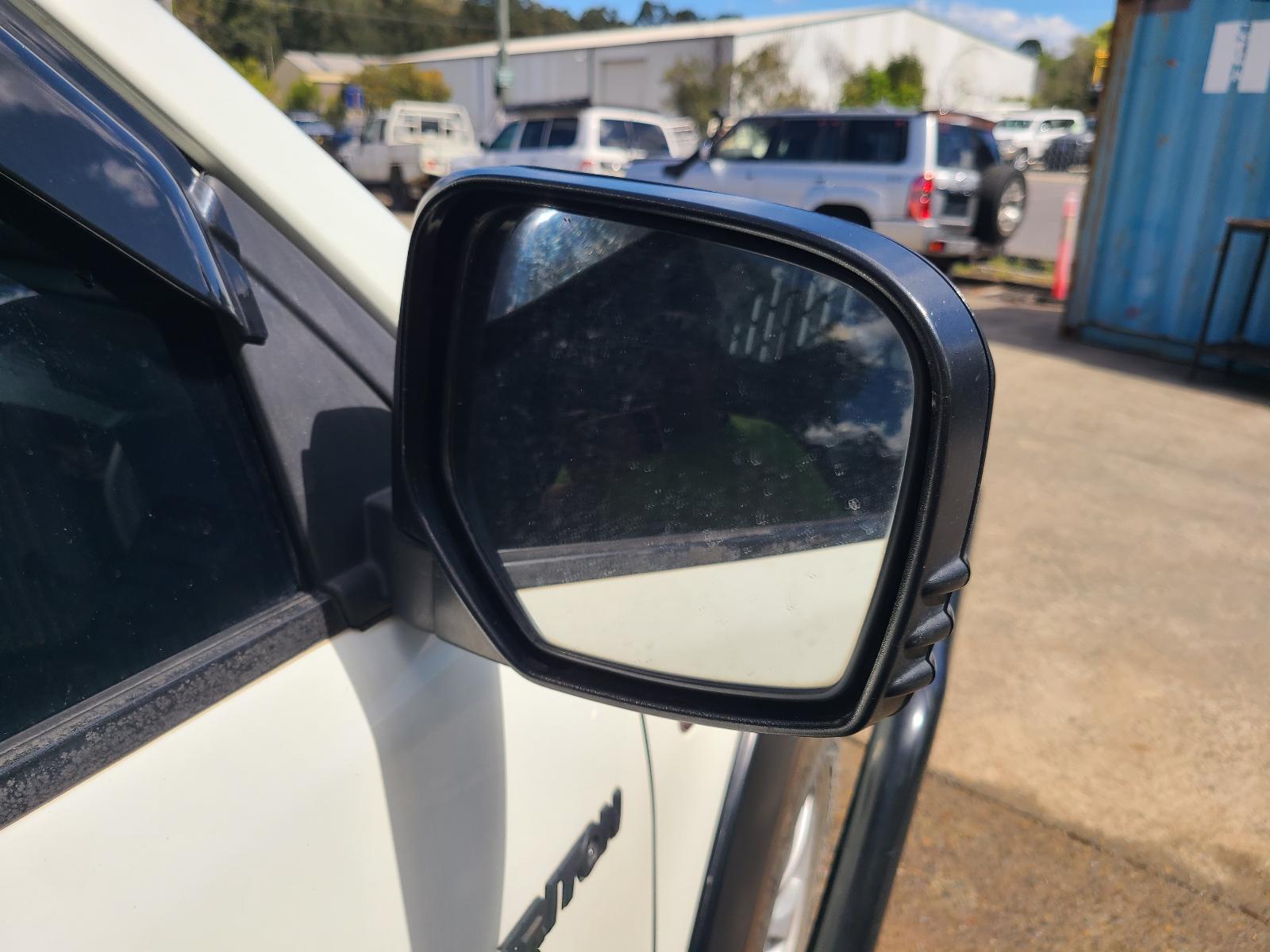 View Mitsubishi Triton 2012  
