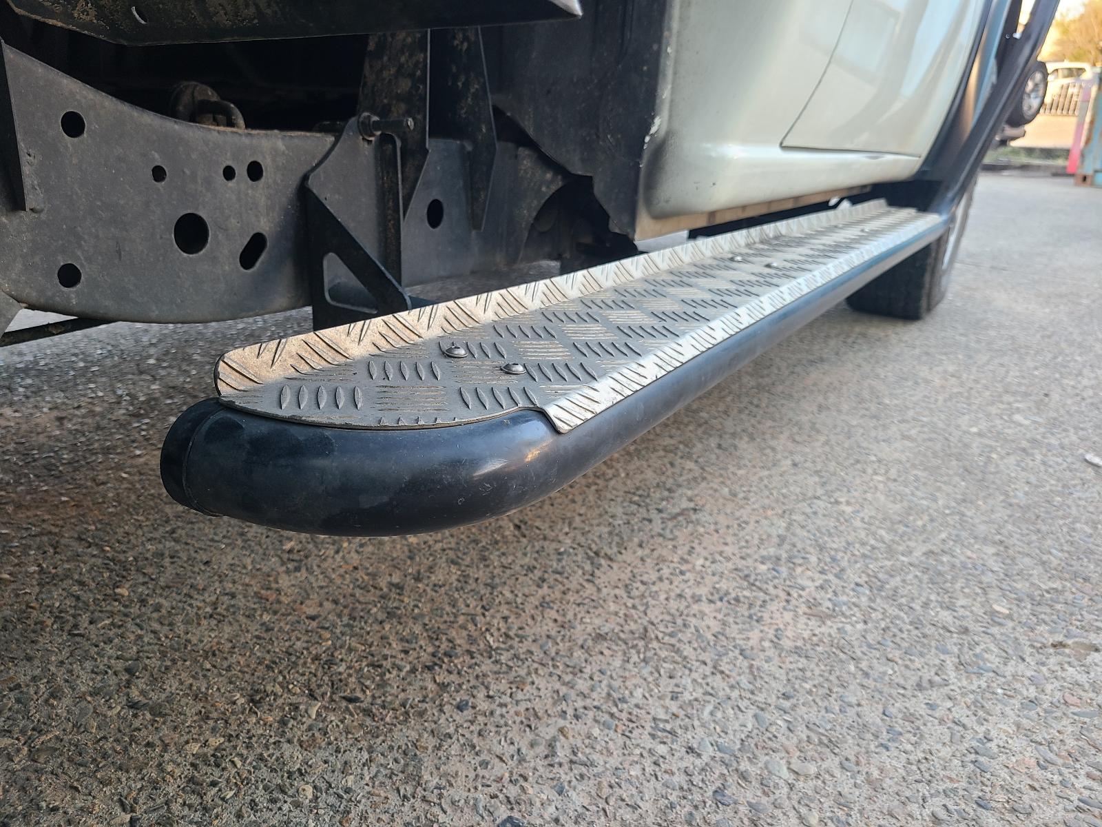 View Mitsubishi Triton 2012  