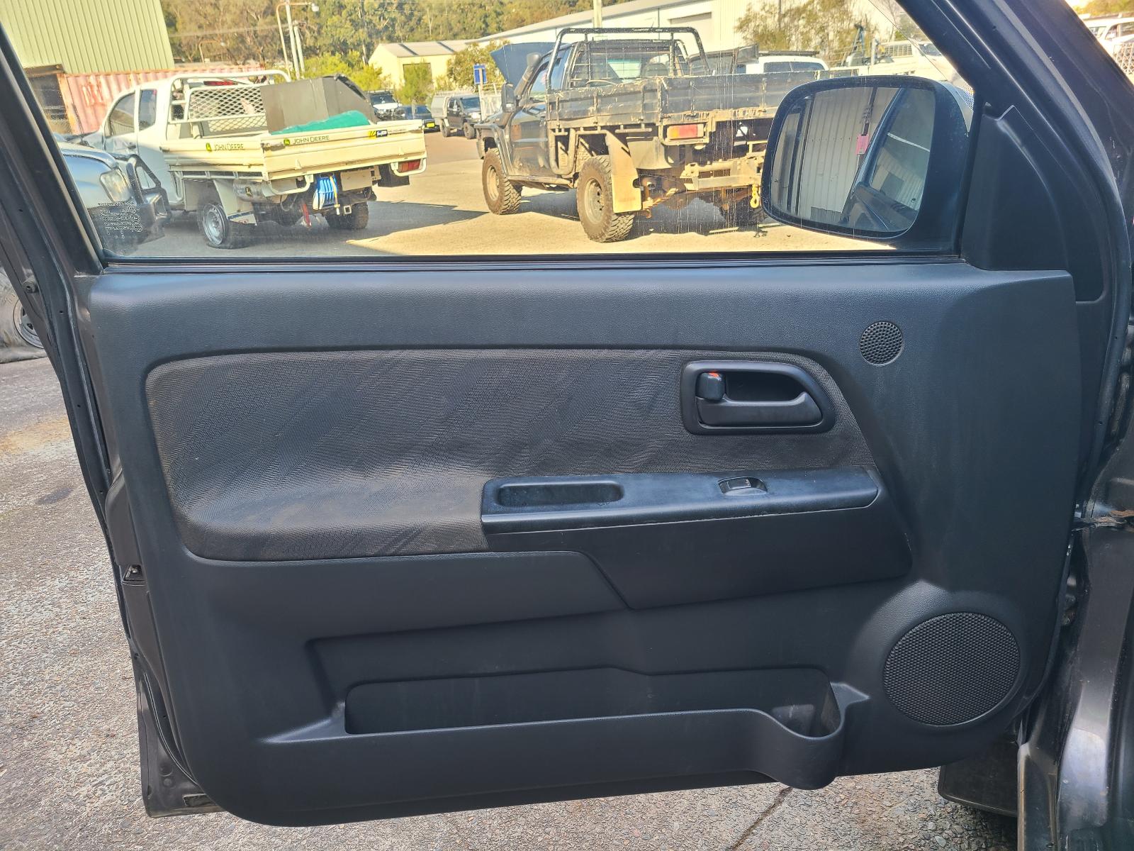 View Holden Colorado 2010  