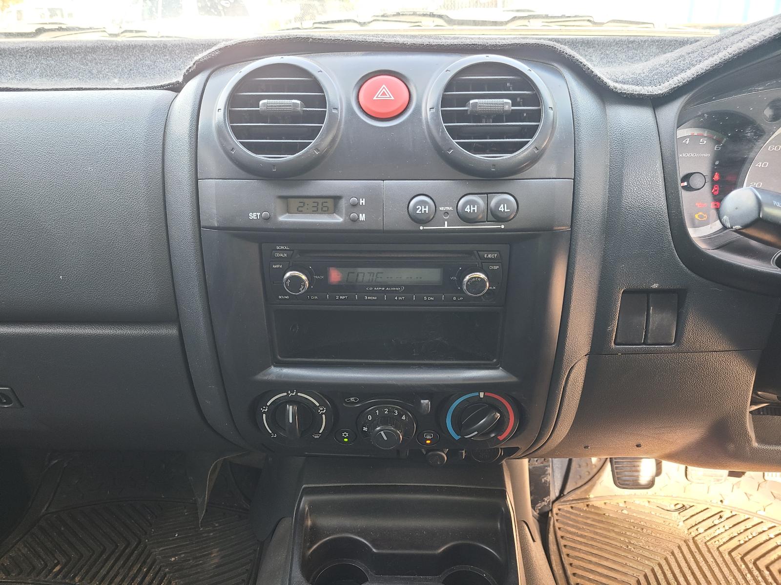 View Holden Colorado 2010  