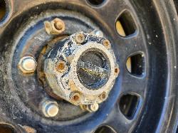 View Nissan Navara 2004 4 Door Utility