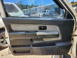 View Nissan Navara 2004 4 Door Utility