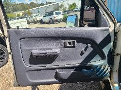 View Toyota Hilux 2001  