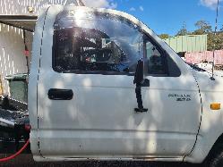 View Toyota Hilux 2001  