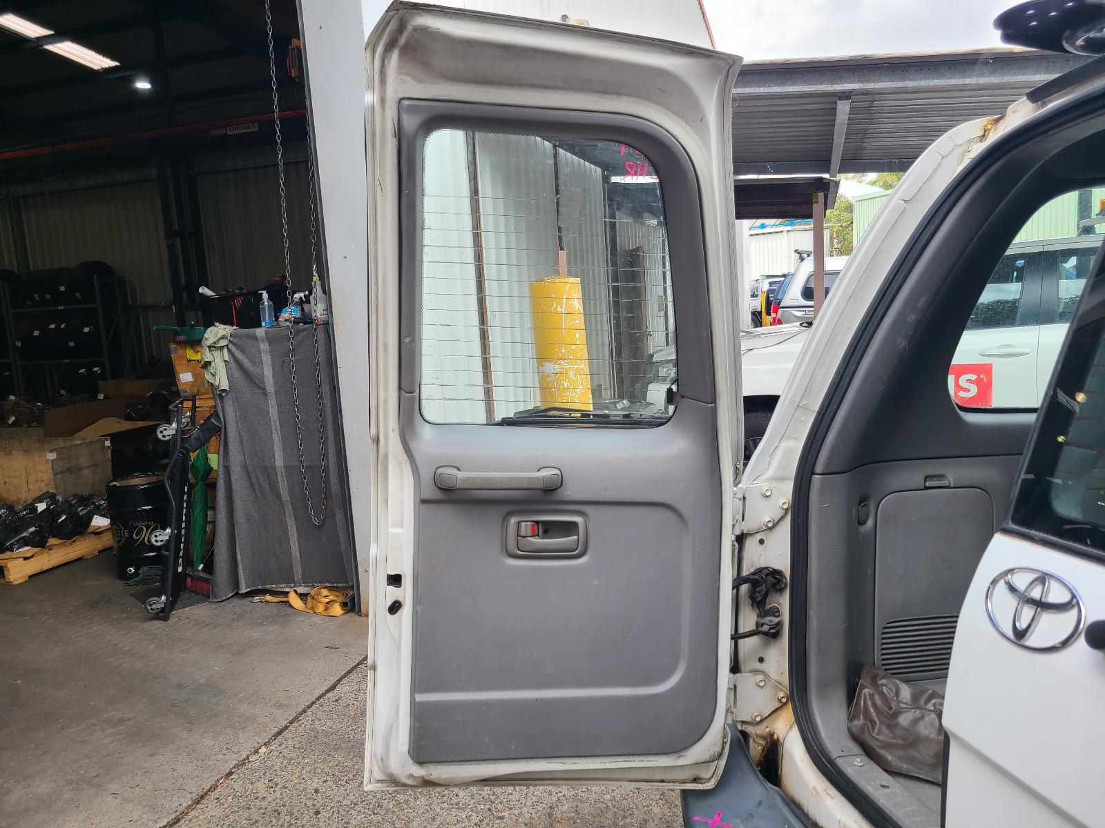 View Toyota Landcruiser 2002 4 Door Station Wagon