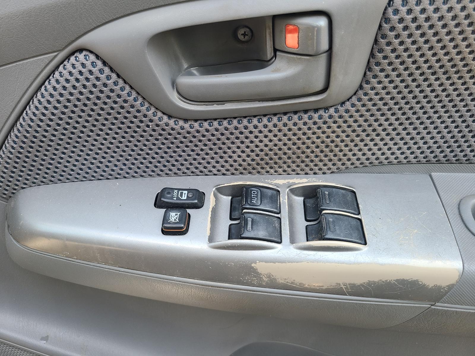 View Toyota Hilux 2011  
