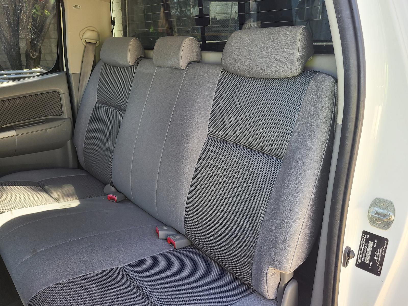 View Toyota Hilux 2011  