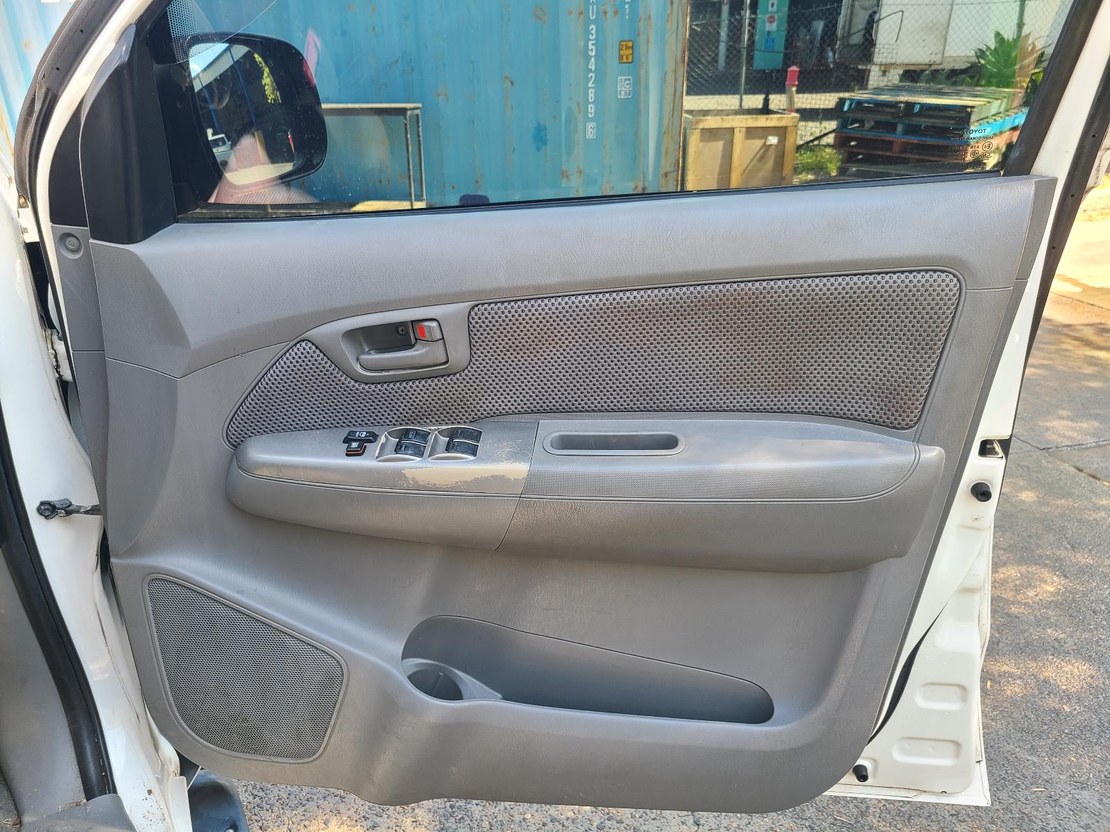 View Toyota Hilux 2011  
