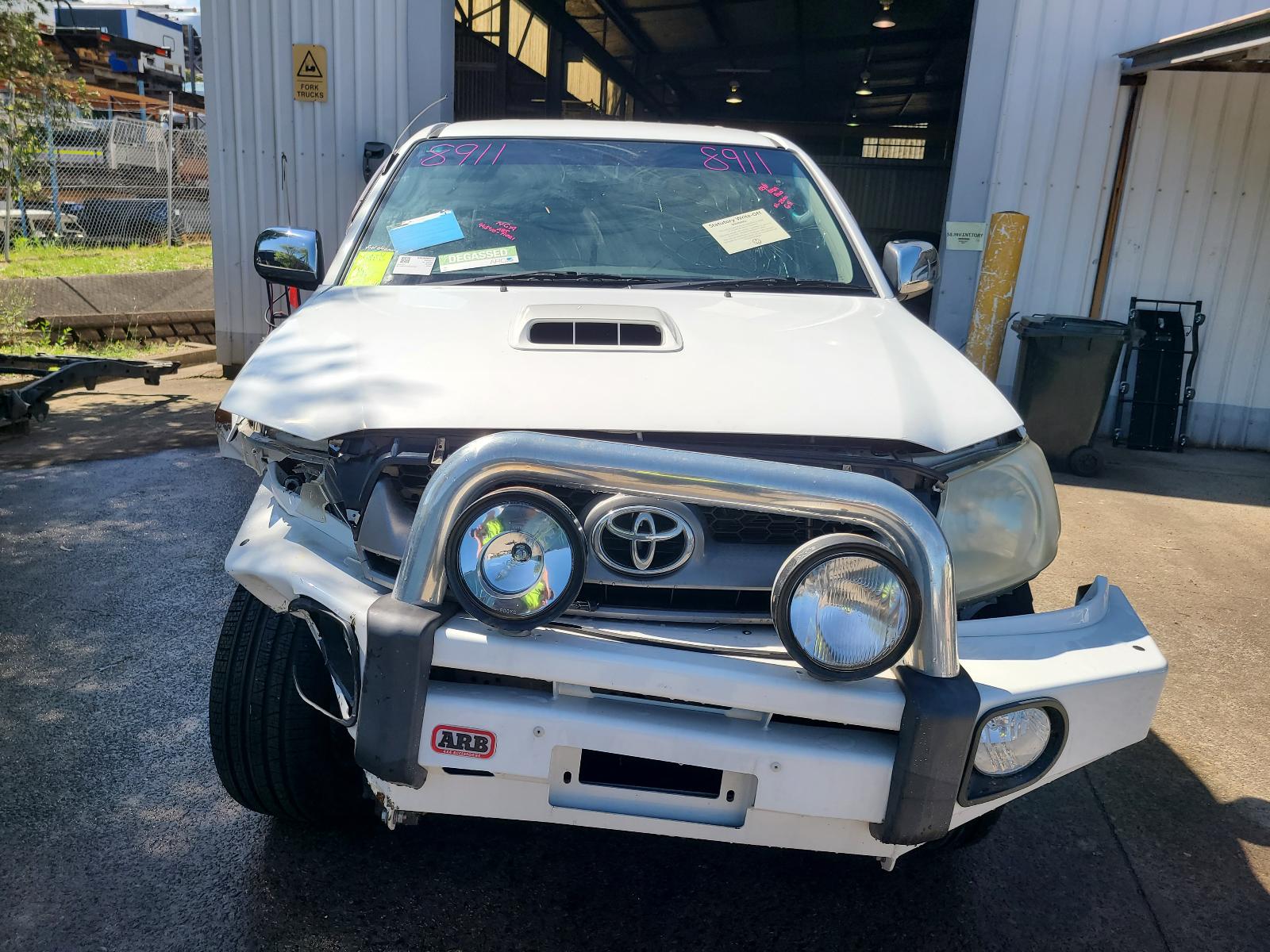 View Toyota Hilux 2011  