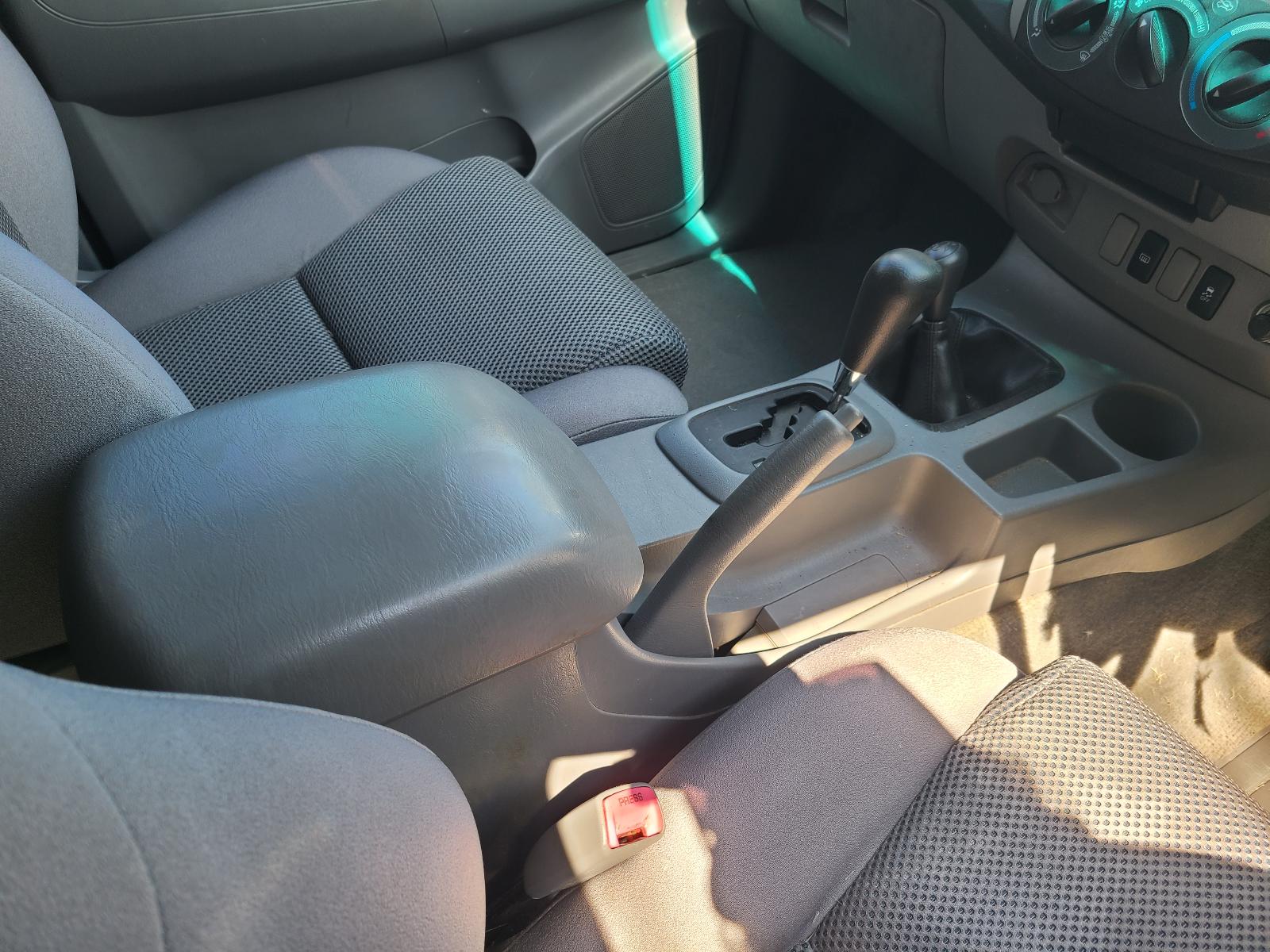 View Toyota Hilux 2011  