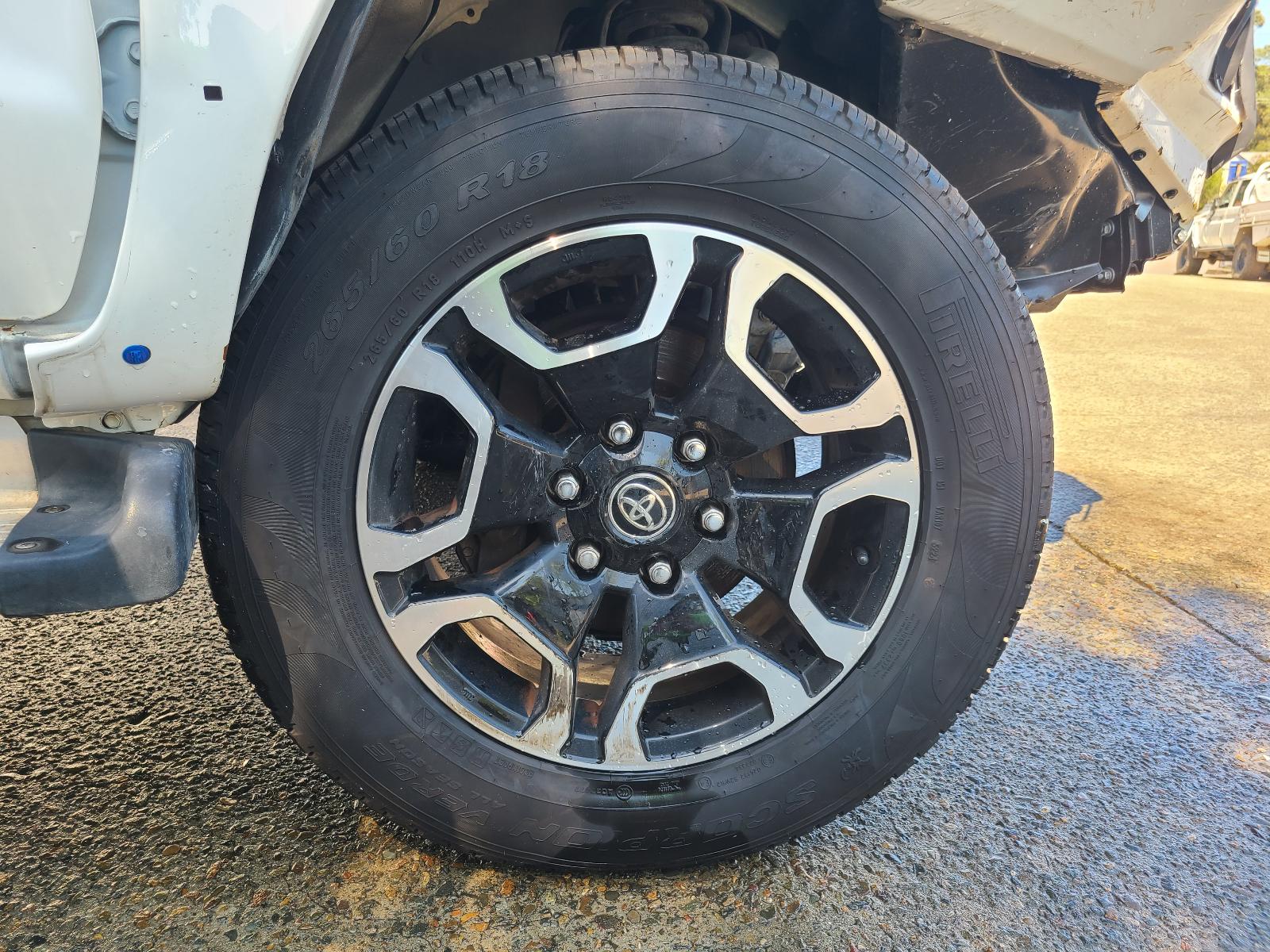 View Toyota Hilux 2011  