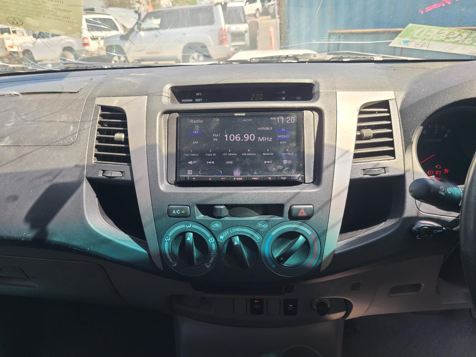 View Toyota Hilux 2011  
