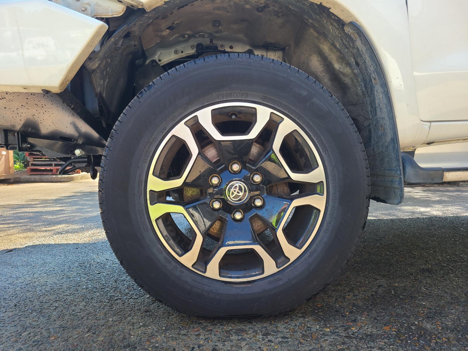 View Toyota Hilux 2011  