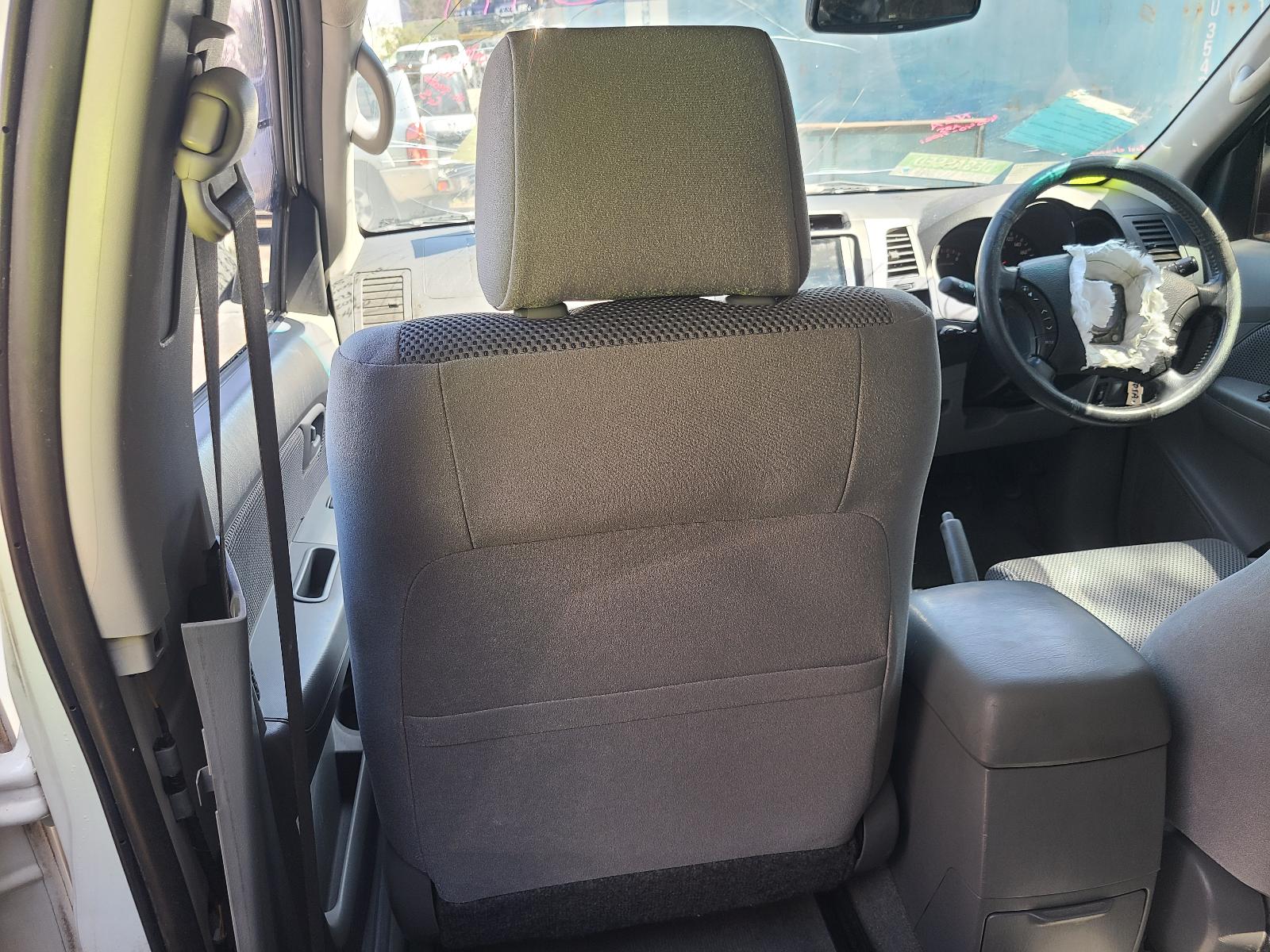 View Toyota Hilux 2011  